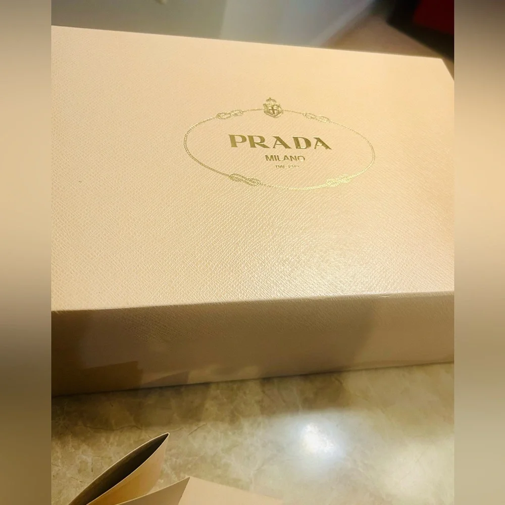 Prada  ⭐️Black Strappy Patent leather Heels 7.5 - Picture 11 of 16